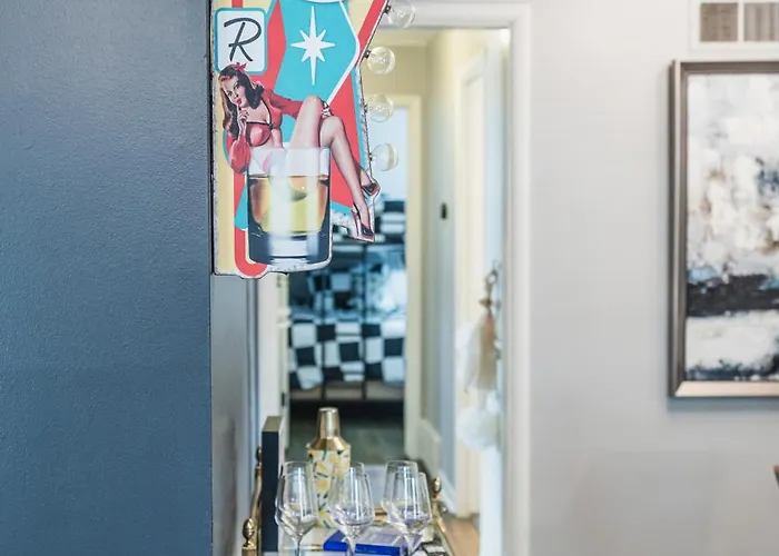 Holiday home T-town Bougie - Trendy And Fun! Next To Expo Square- Sagenet Center *