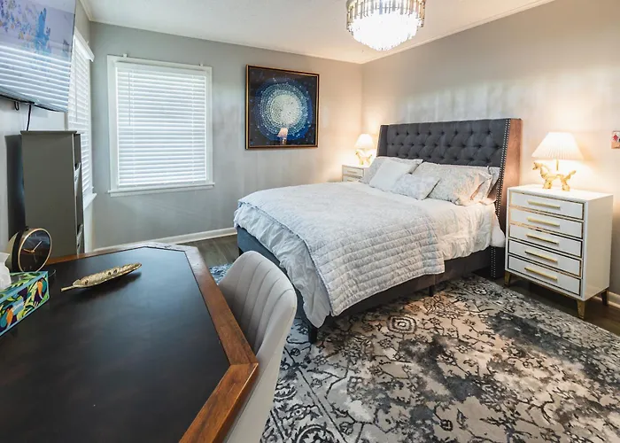 Holiday home T-town Bougie - Trendy And Fun! Next To Expo Square- Sagenet Center Tulsa