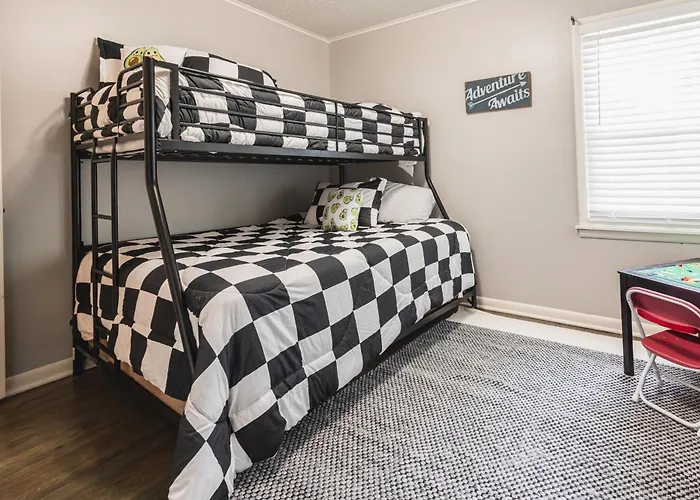 Holiday home T-town Bougie - Trendy And Fun! Next To Expo Square- Sagenet Center