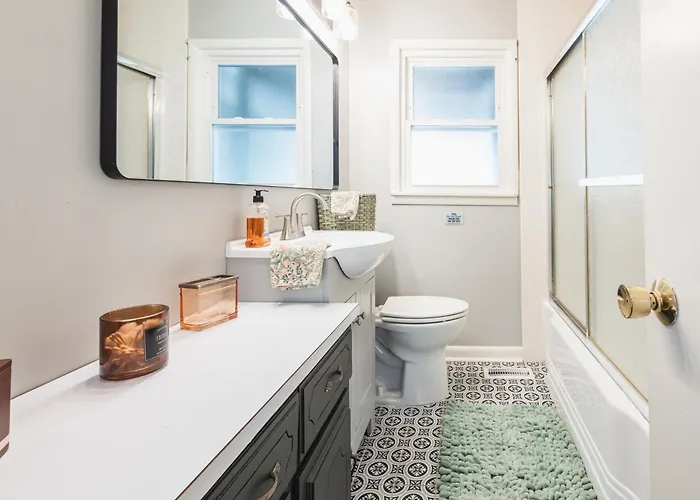 Holiday home T-town Bougie - Trendy And Fun! Next To Expo Square- Sagenet Center